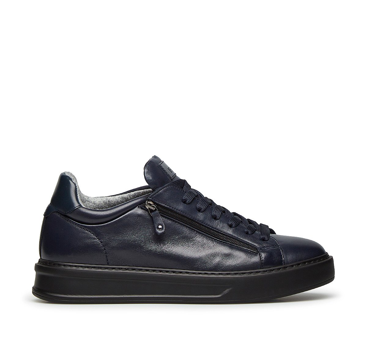Sneakers in soft nappa leather