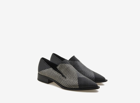 Schuh mit Colourblocking aus geflochtenem Leder - Schwarz / Silber