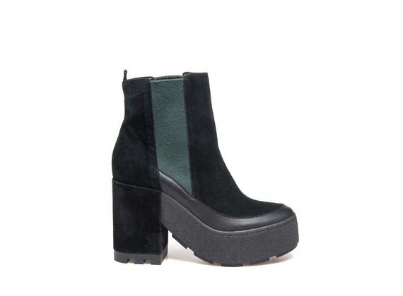 Beatles boots with contrasting colour elastic sides on crepe bottom