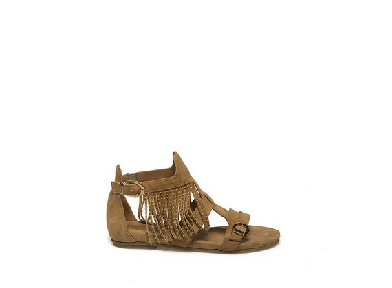 Sandal with micro-stud fringes