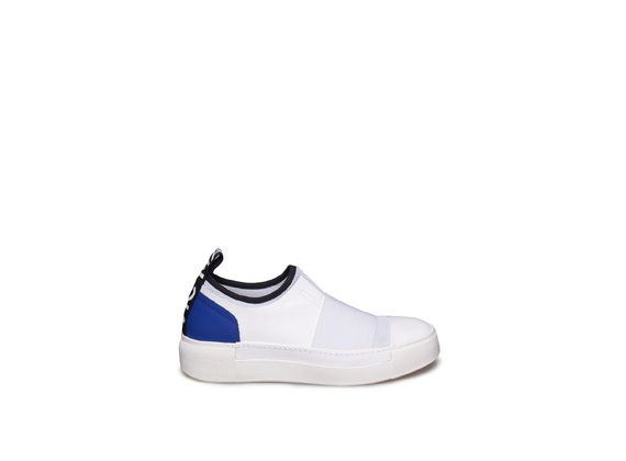 White slip-on with blue heel