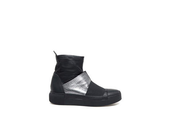 Stretch heeled ankle boots with elastic and silver leather