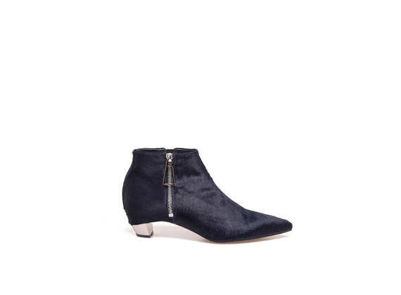 Blue ankle boots with ponyskin-effect, side zip and metallic heel