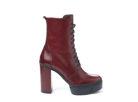 Red combat boot with rubber platform